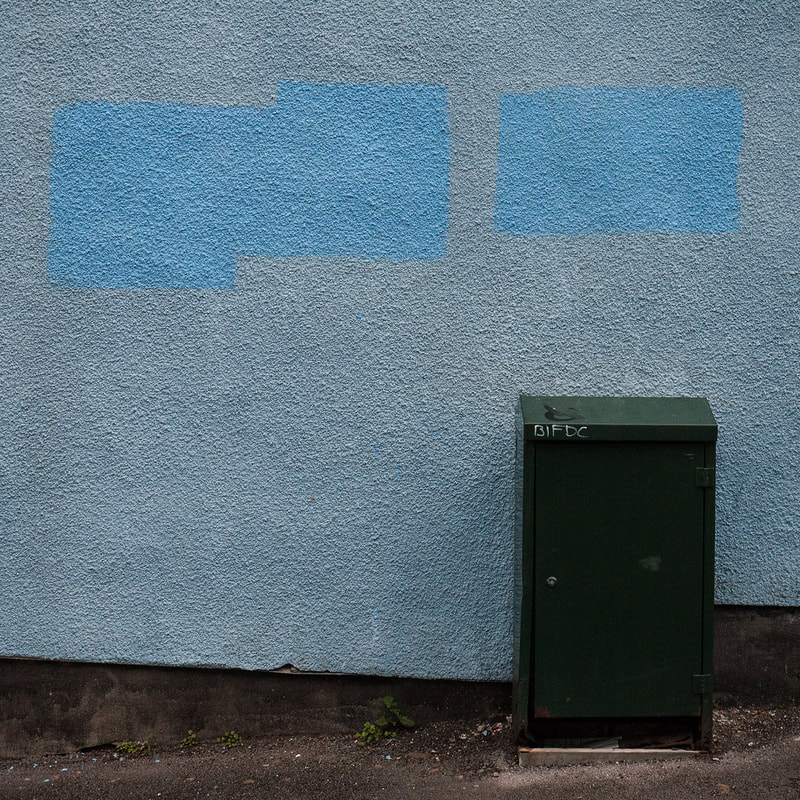 Blue wall, Algiers St. 2011